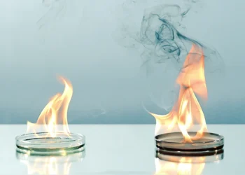 Photo demonstrating the benefit of Renewable Diesel vs Fossil Diesel burning