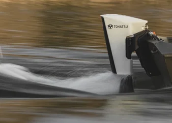 The electric outboard partnership unit on a boat