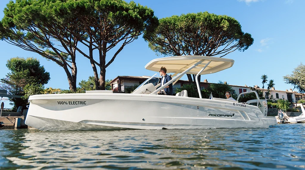 Axopar Reveals AX/E T-Top